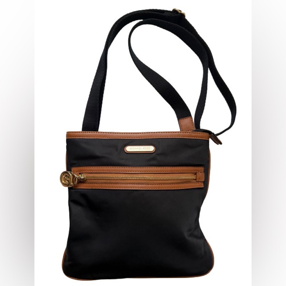 Michael Kors Signature Kelsey Crossbody Bag